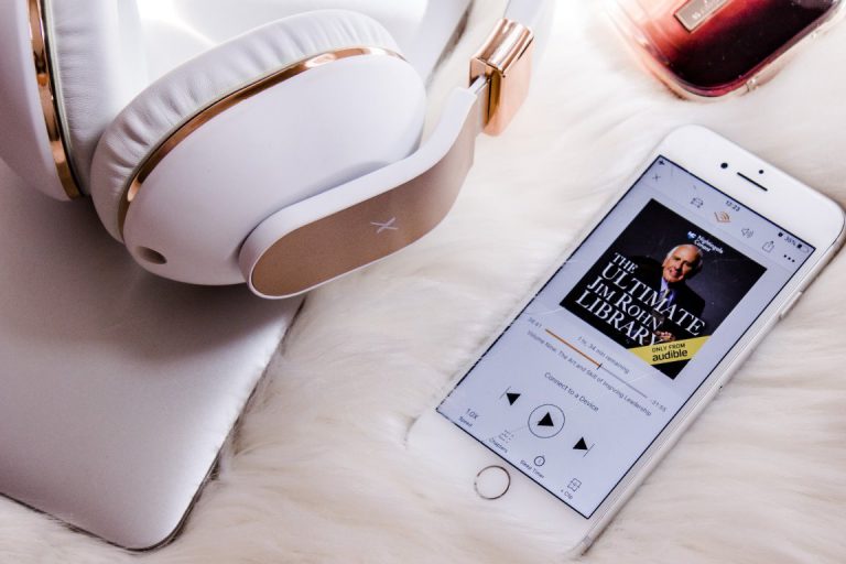 Czytanie czy słuchanie? – Audiobooki i ich zalety